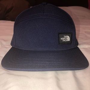 NWT the North Face navy blue SnapBack hat